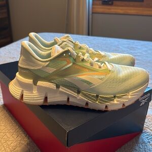 Women’s Reebok Floatzig 1 size 11